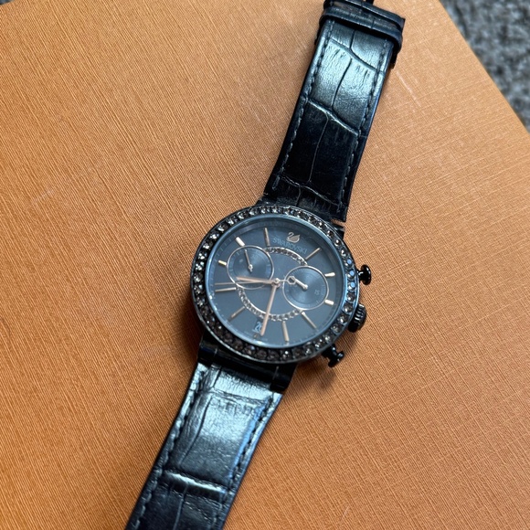Swarovski Watch - Picture 3 of 3